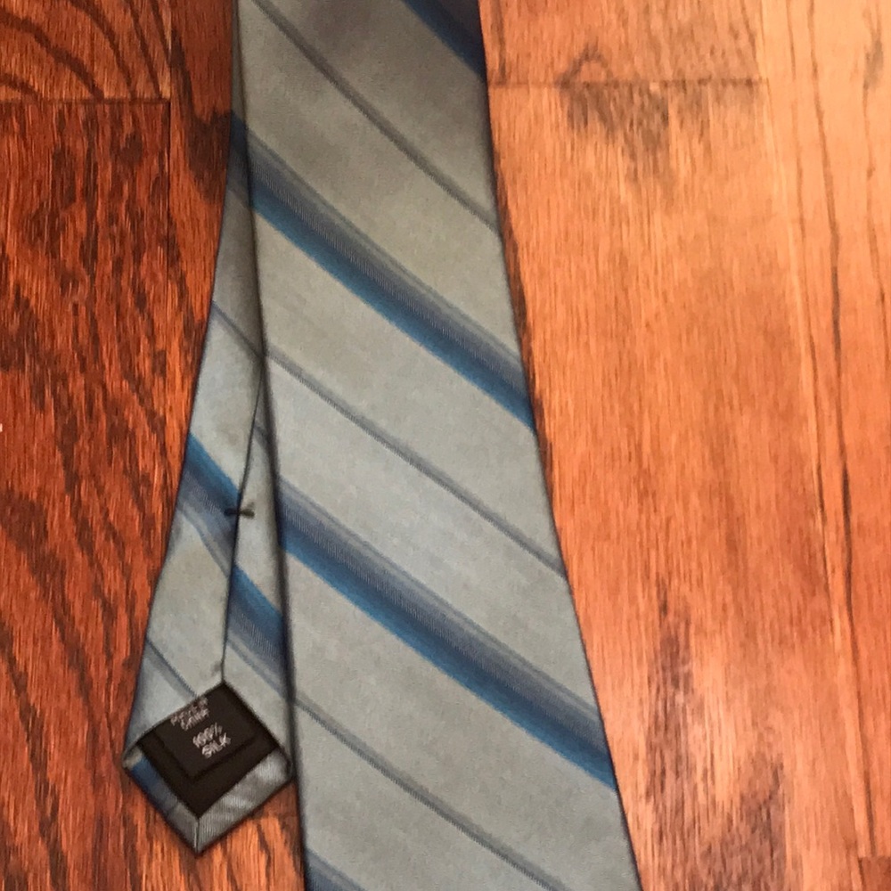 Calvin Klein 100% Silk Tie